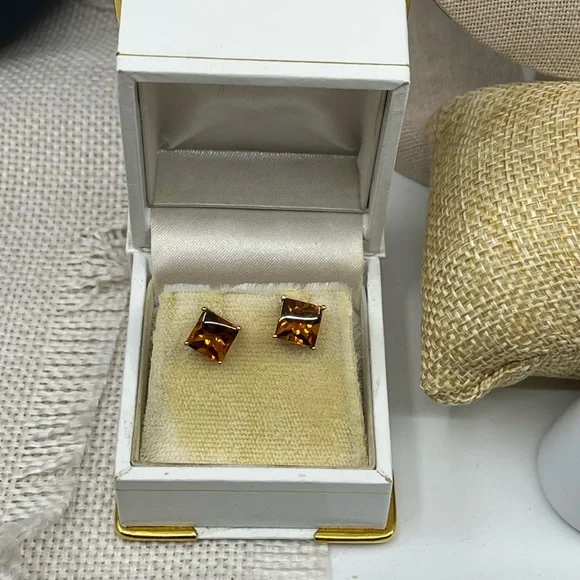 Vintage 14K Yellow Gold Princess Cut Citrine Stud Earrings - Picture 11 of 17